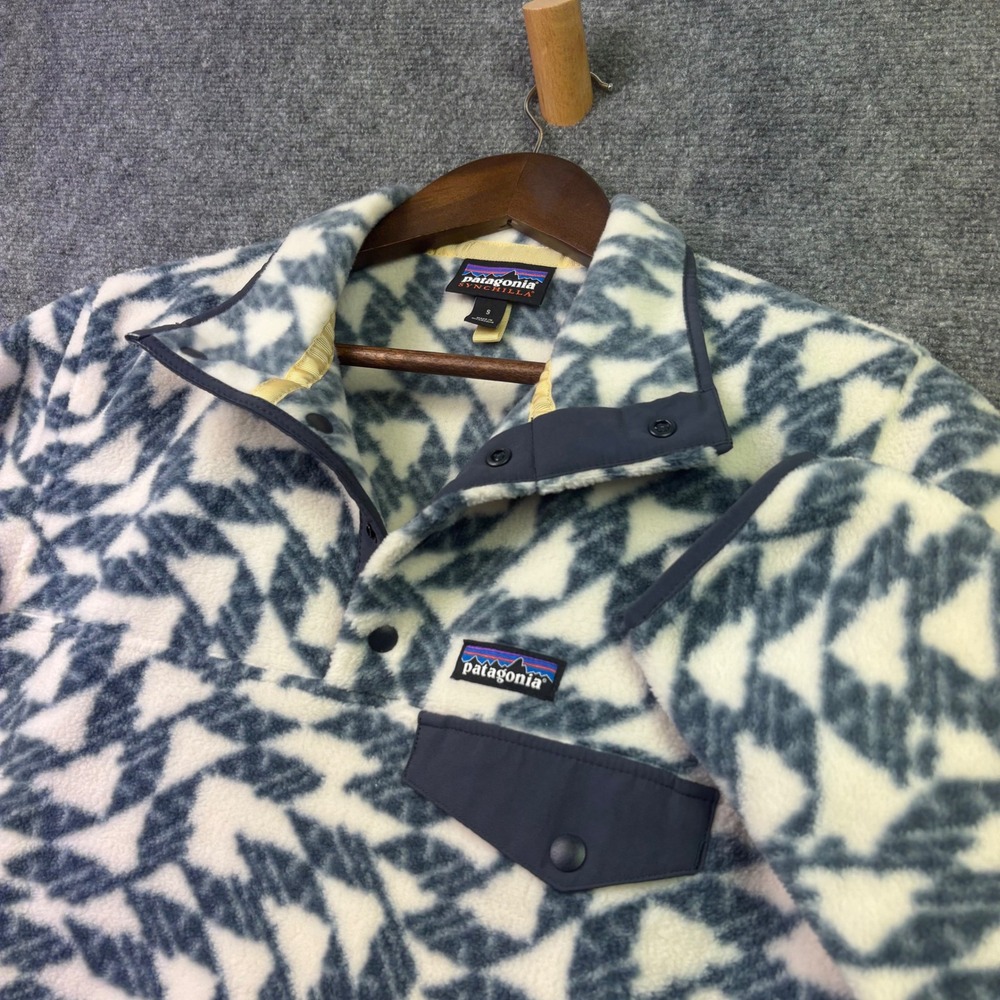 Patagonia Synchilla Snap-T Fleece Pullover Small White Blue Geometric Pattern
